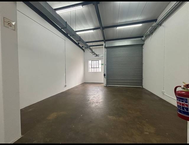124M² WAREHOUSE TO LET IN MAITLAND